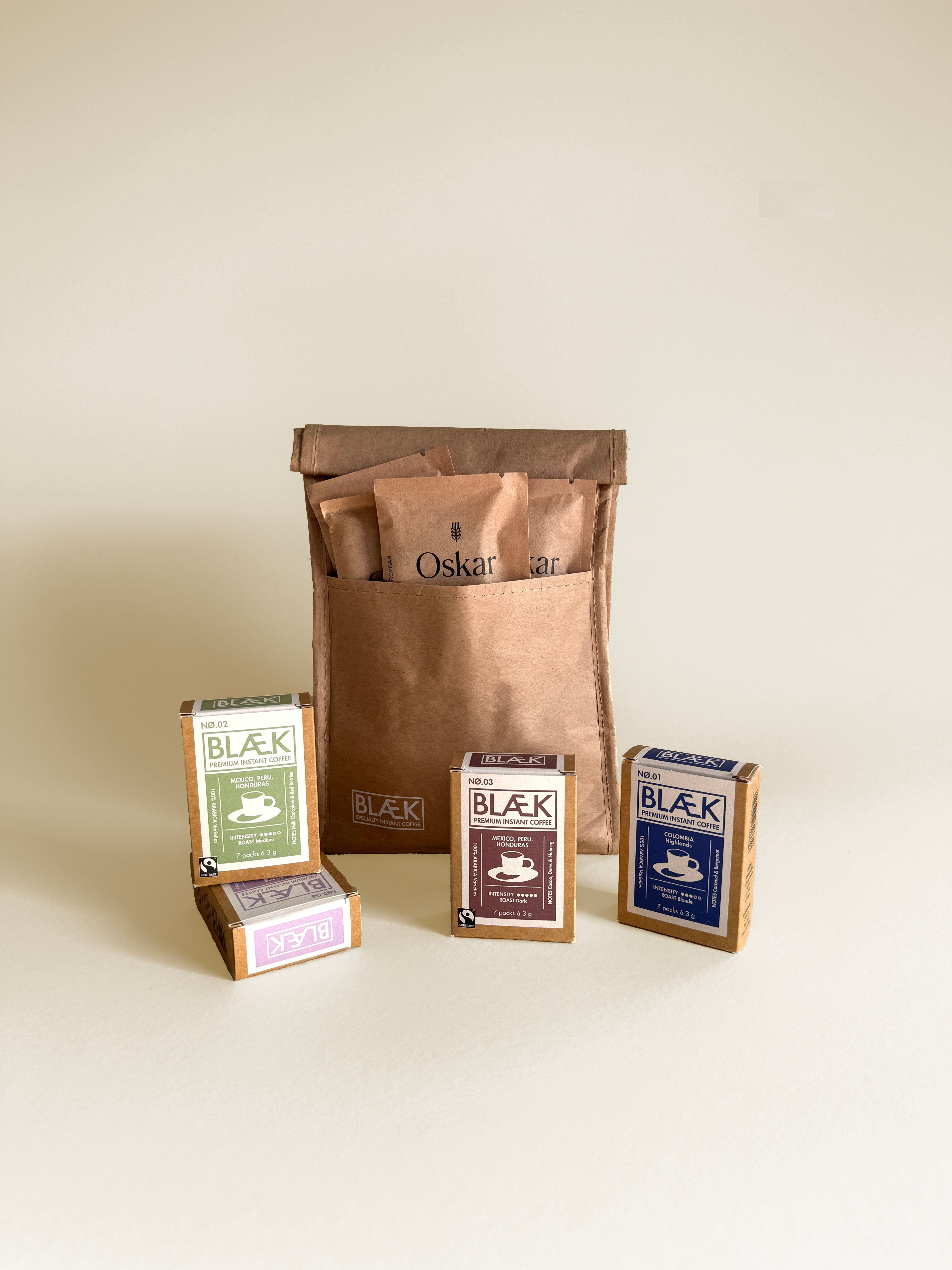 Lunch Bag + Boxes & Oatbars.jpg