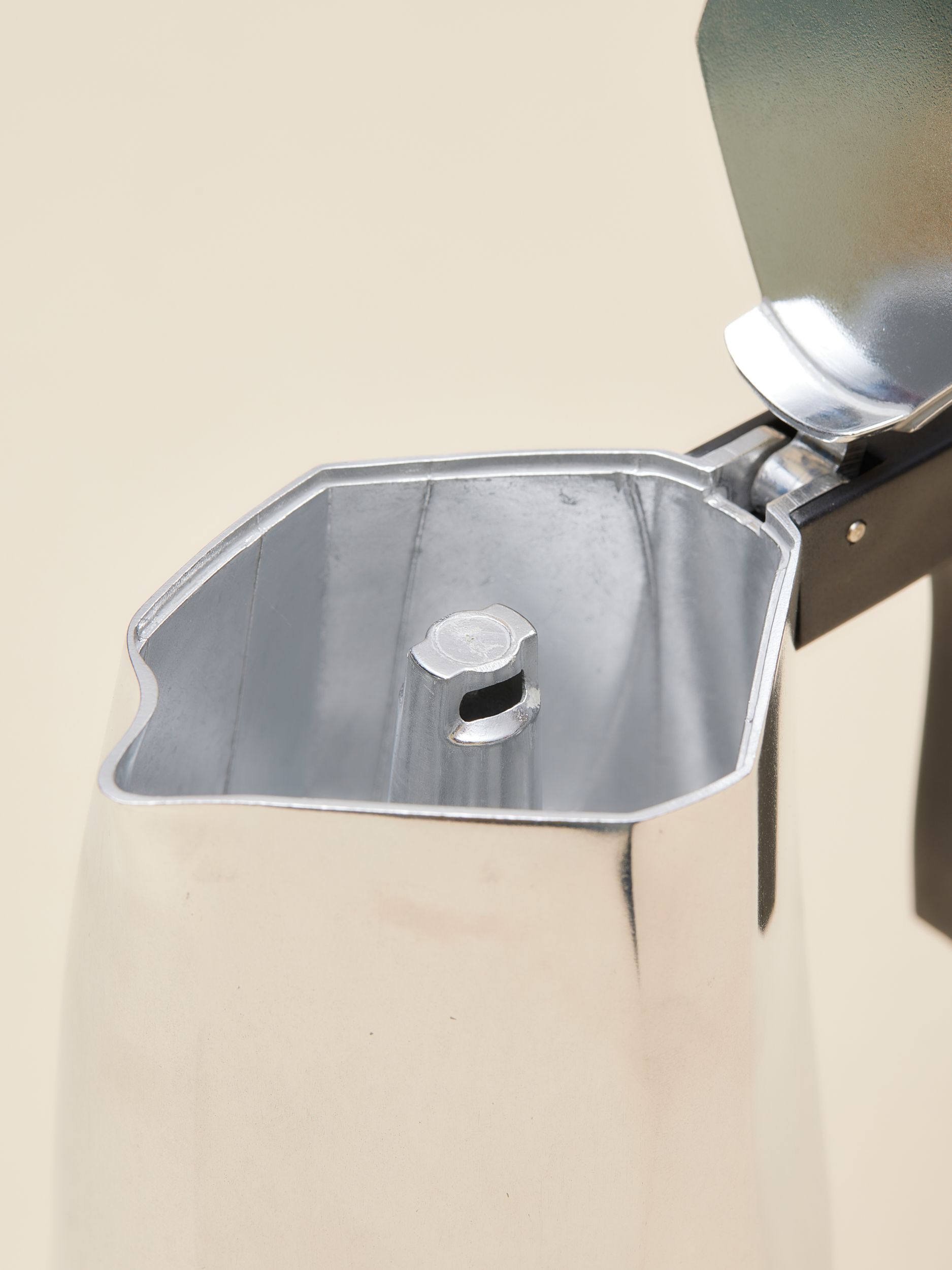 Alessi_moka_pot_MERCHERY_25_JULY_12644_1_c7079fb238.jpg