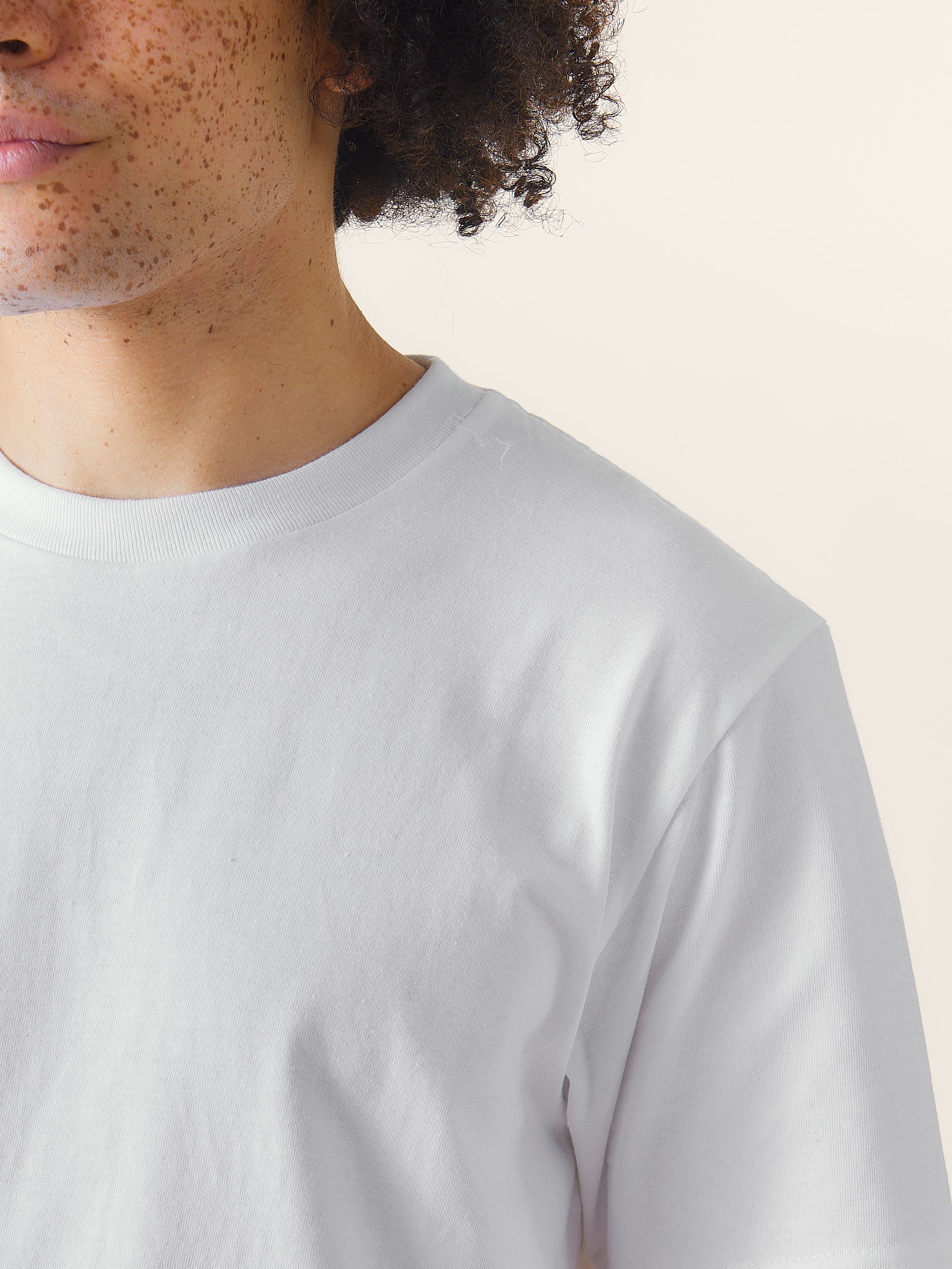 Gildan_heavy_USA_T_shirt_MERCHERY_2025_JANUARY_4978_White_1_829229a47b.jpg