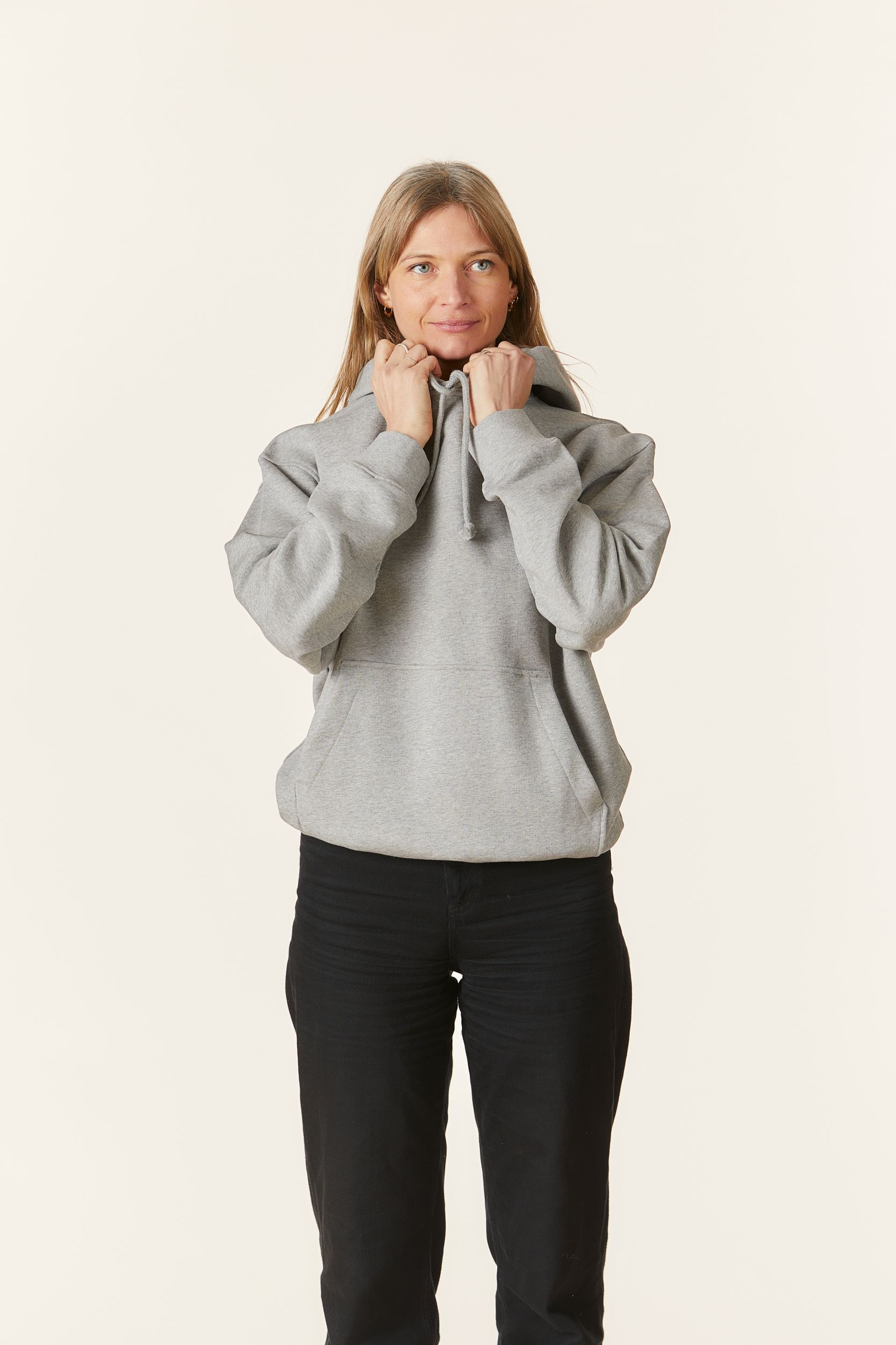 MERCHERY_FEB_Organic basics hoodie_Heather grey_front_W-2 (1).jpg