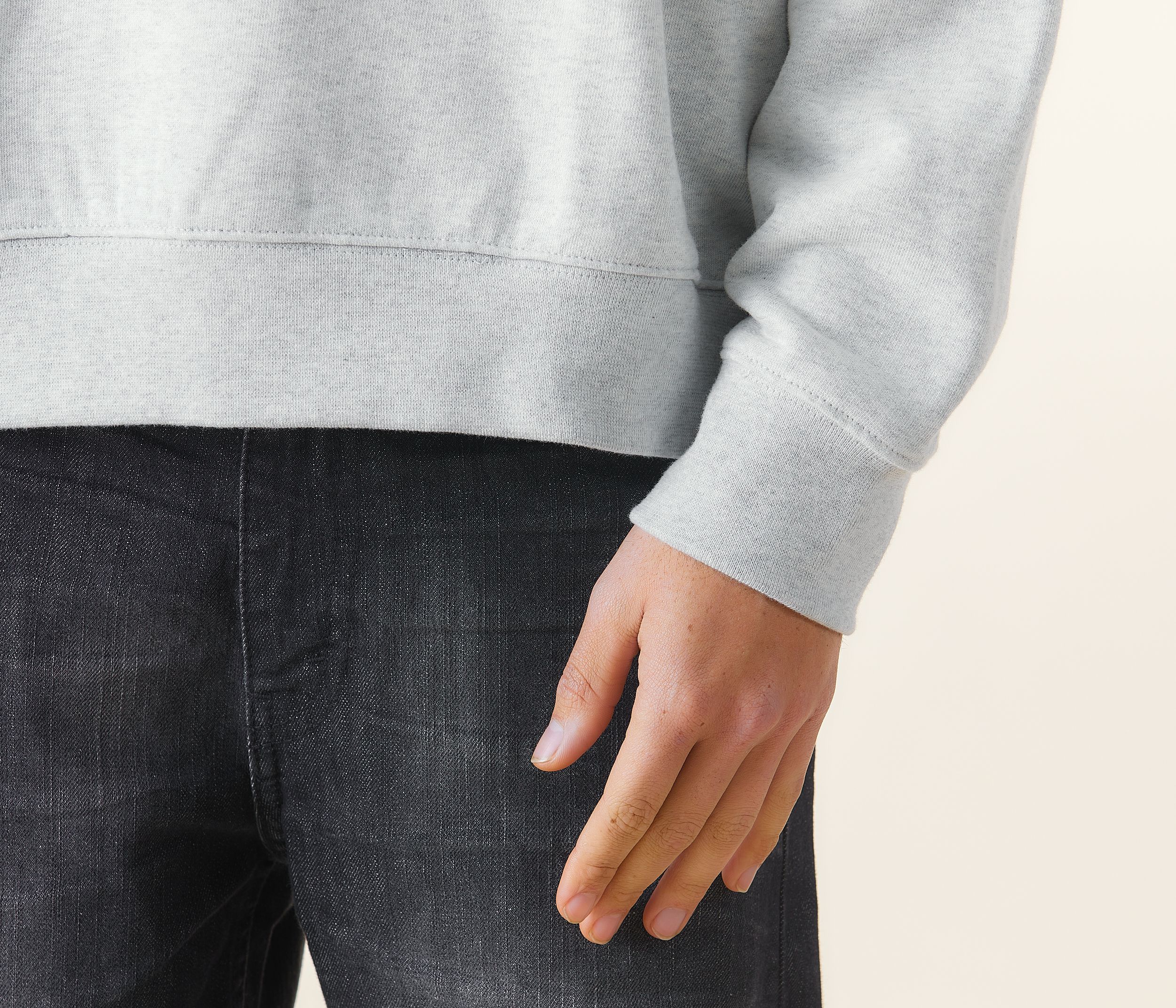 Organic_Basics_sweatshirt_Men_MERCHERY_2025_JANUARY_13214_Misty_grey_melange_1_1baa2df192.jpg