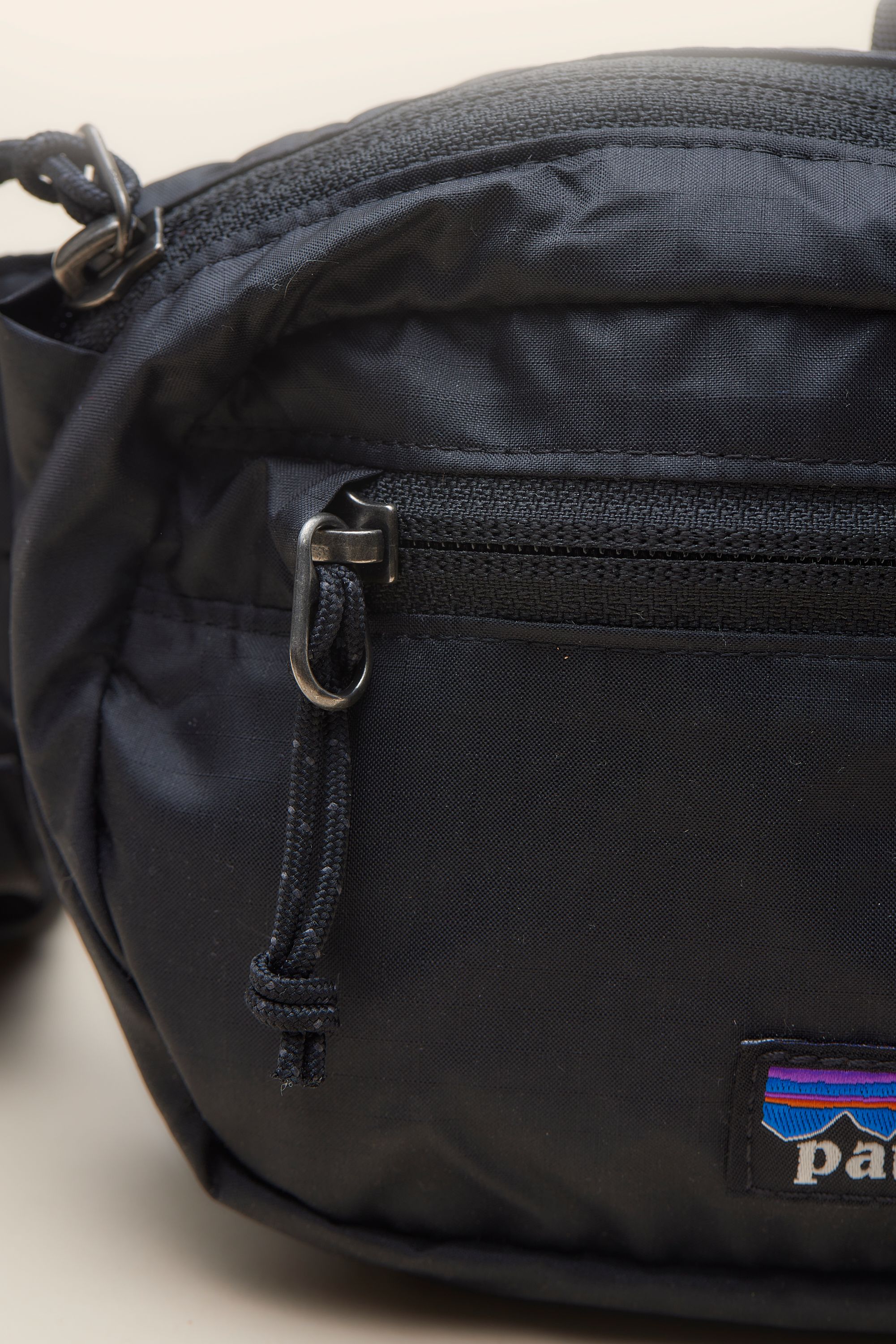Patagonia_hip_bag_Details_MERCHERY_DEC_234658_1_79942465f0.jpg