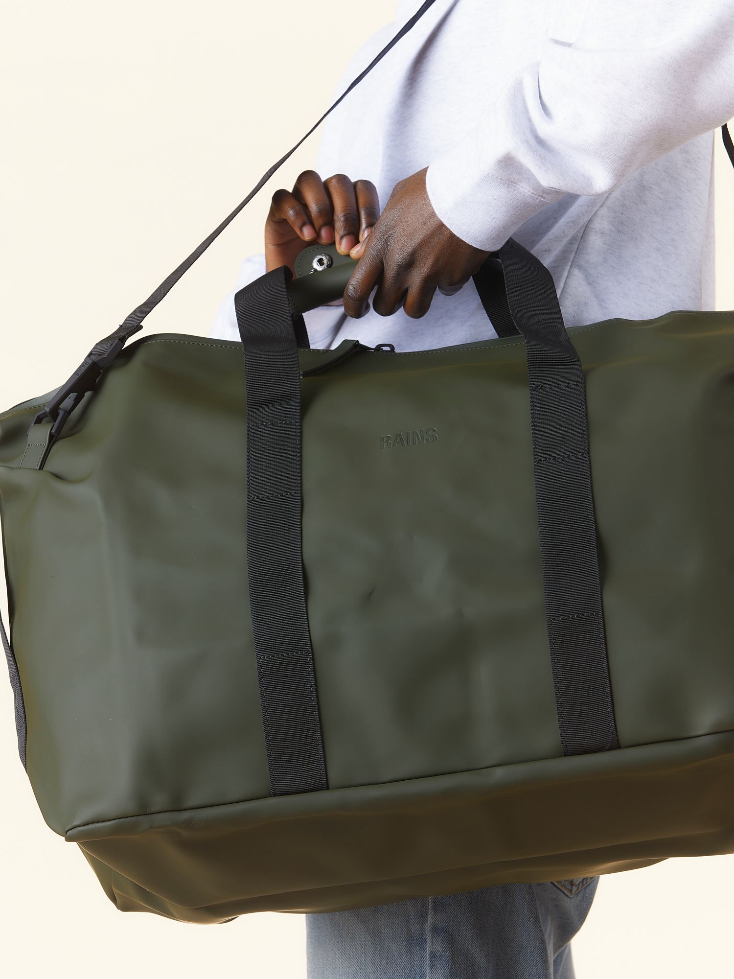 Rains_weekend_bag_green_MERCHERY_DEC_232825_1_7f7ad0e6c6.jpg