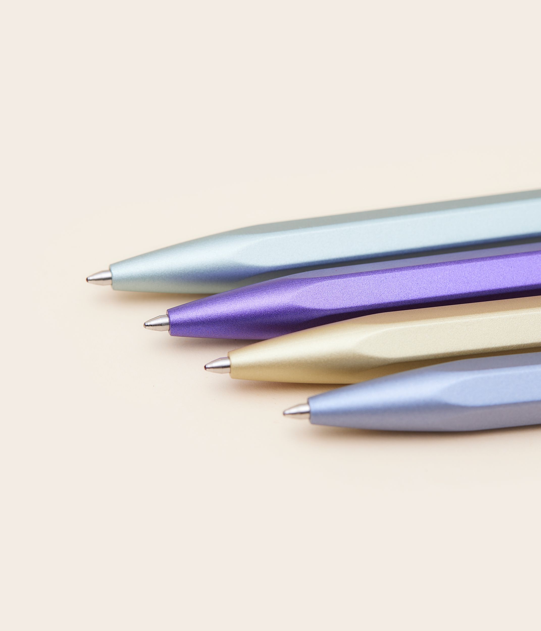 Stone_pen_MERCHERY_MARCH_25_8874_C1_V03_C1_V03_C1_V03_1_d0b3e9af49.jpg